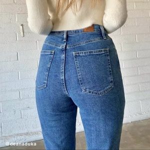 Urban Outfitters BDG High-Waisted Jeans Size 25